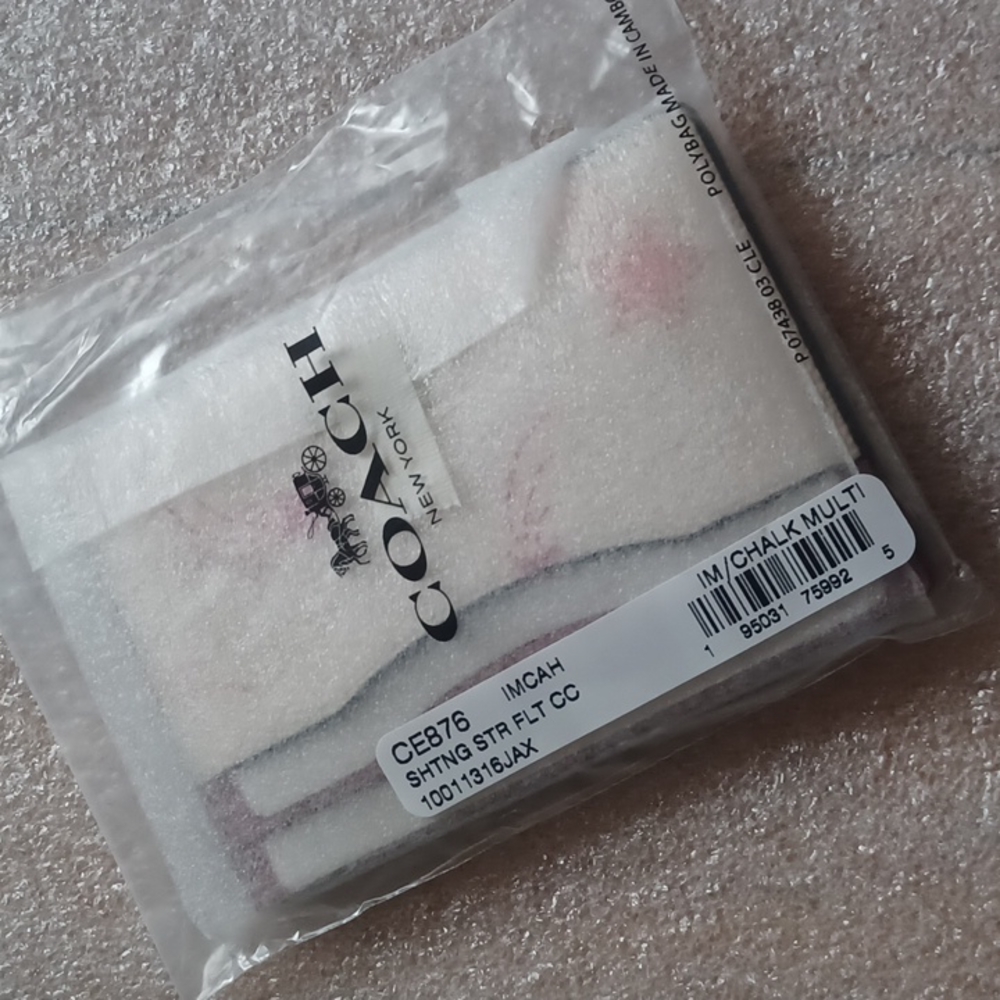 SOLD - NWT COACH Card Case With Shooting Star Print - Picture 6 of 6